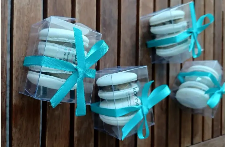 Caixinhas transparentes com laço azul