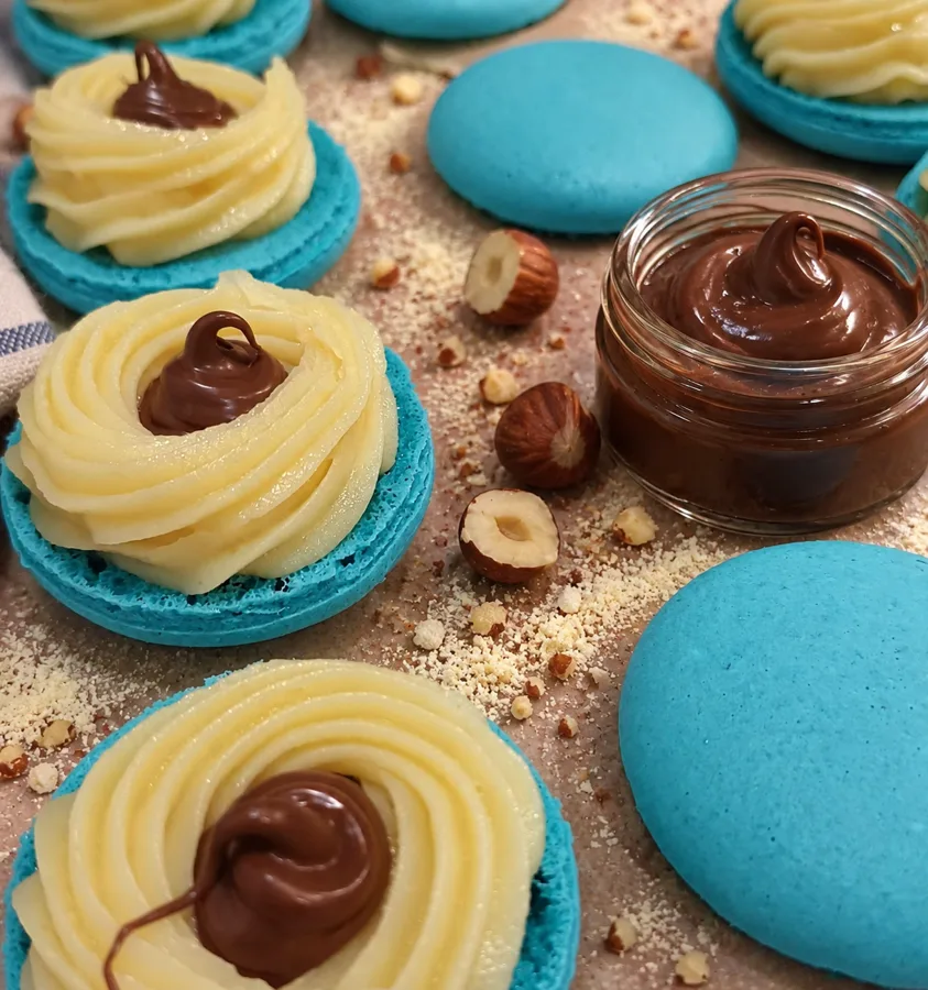 Macarons azuis de ninho com Nutella